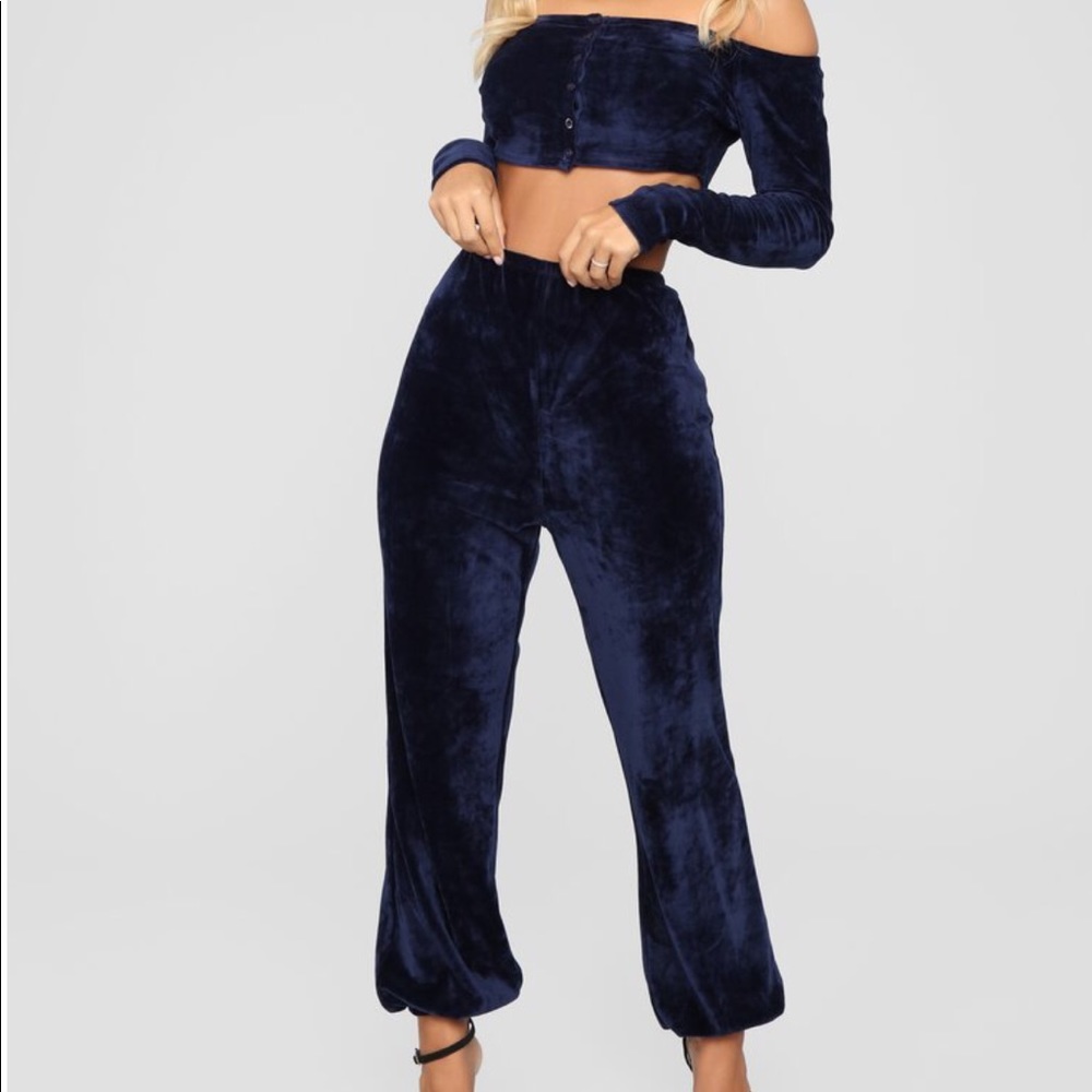 BRAND NEW 2 piece lounge set